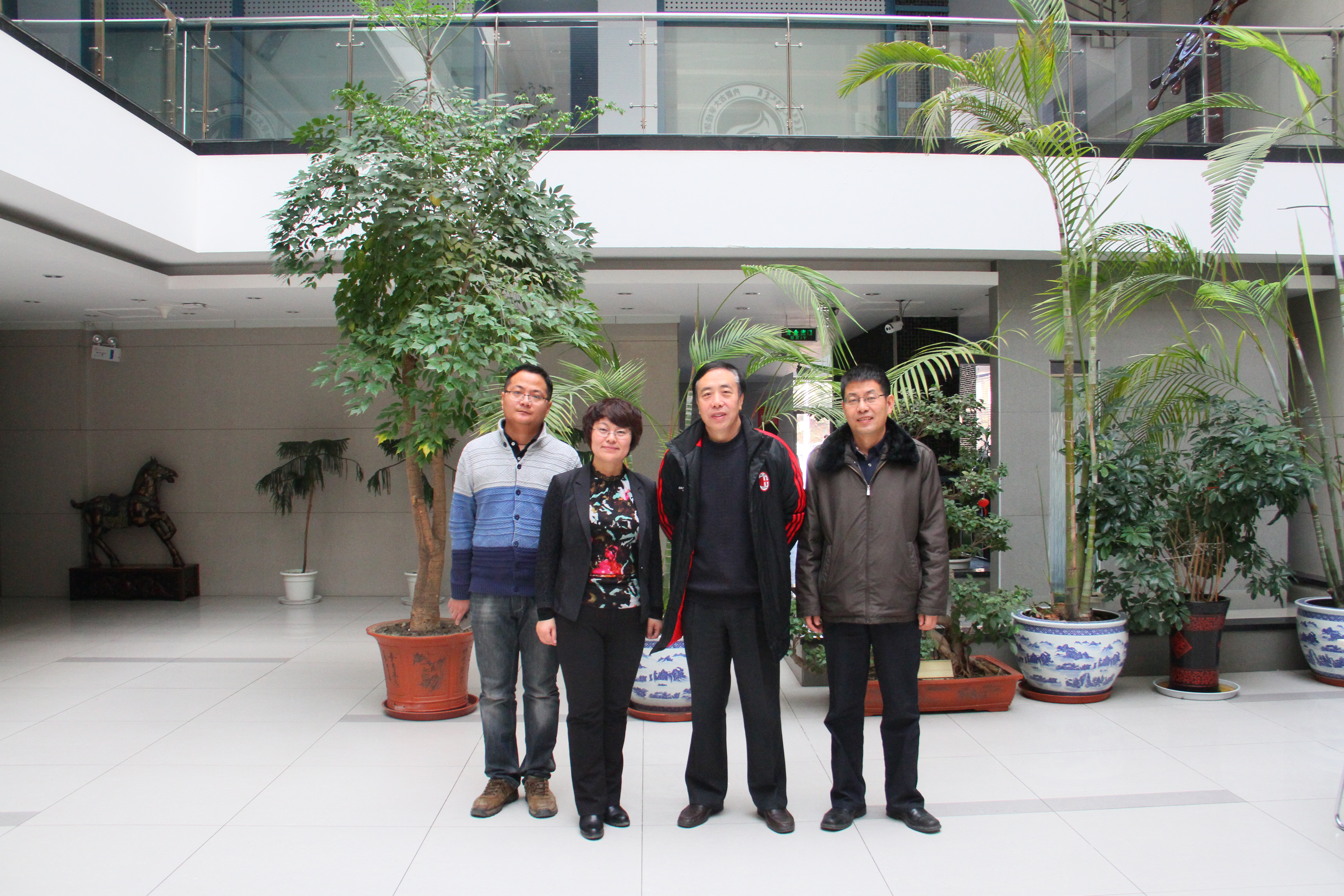 教授一行2人来我院考察交流,学院副院长(主持工作)杜凤莲教授主持座谈